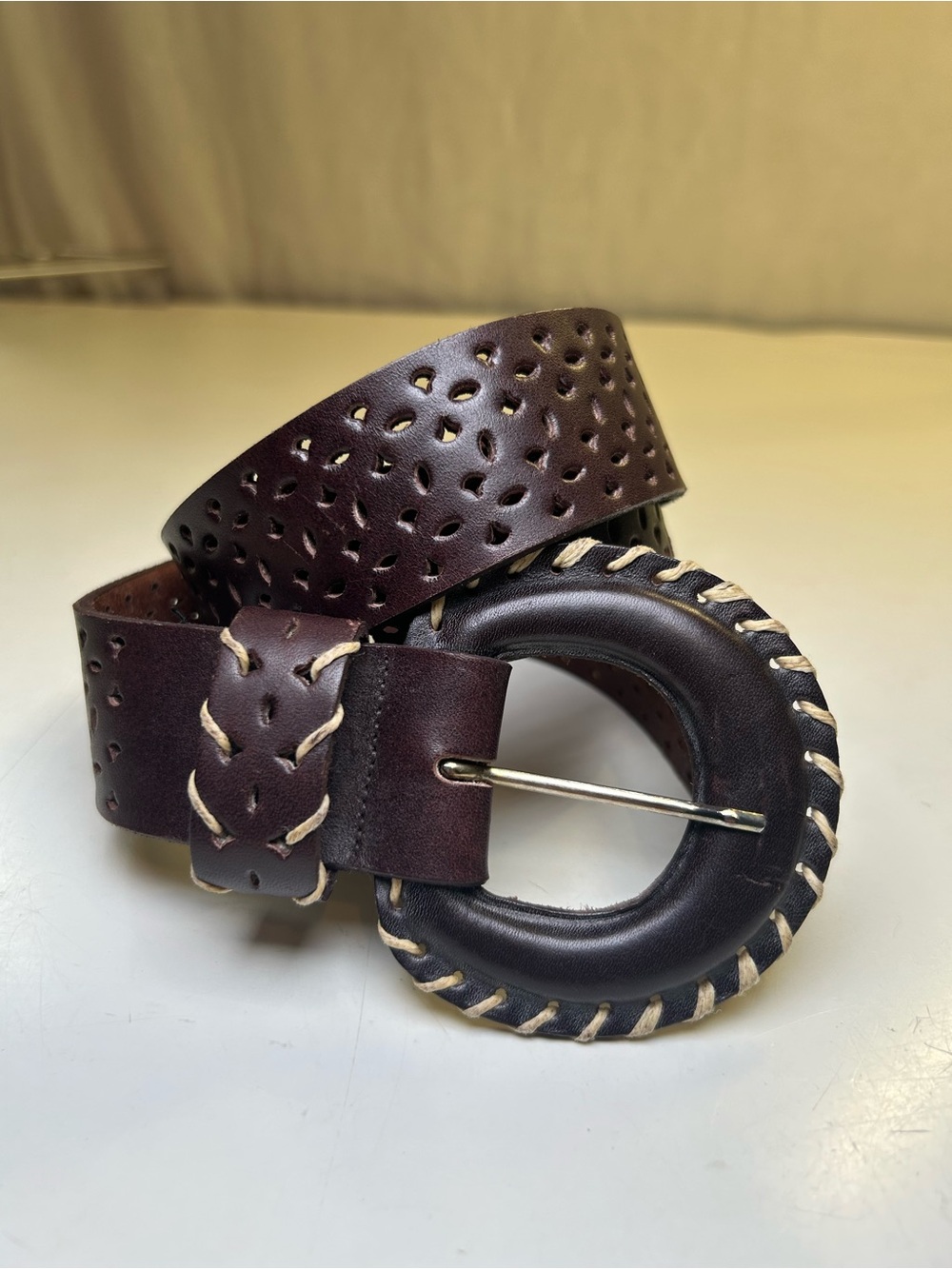 Brown Perforated Leather Belt Wrapped Buckle Whipstitch Detail One Size/L - Picture 3 of 12